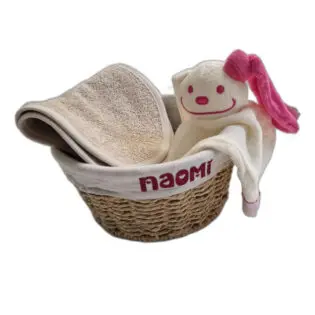 Mand met knuffel met naam
