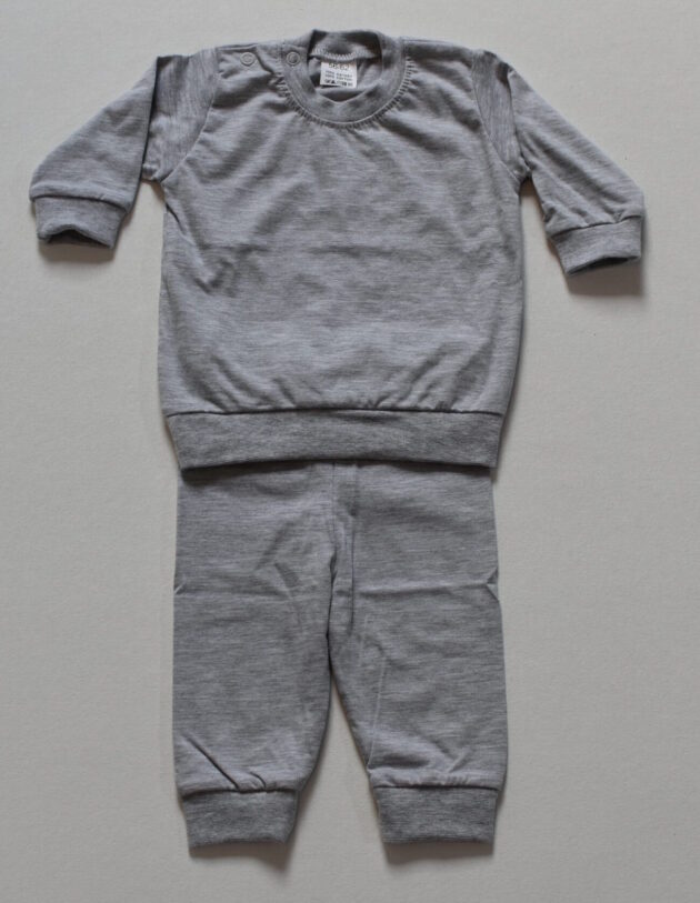 Pyjama met naam grijs