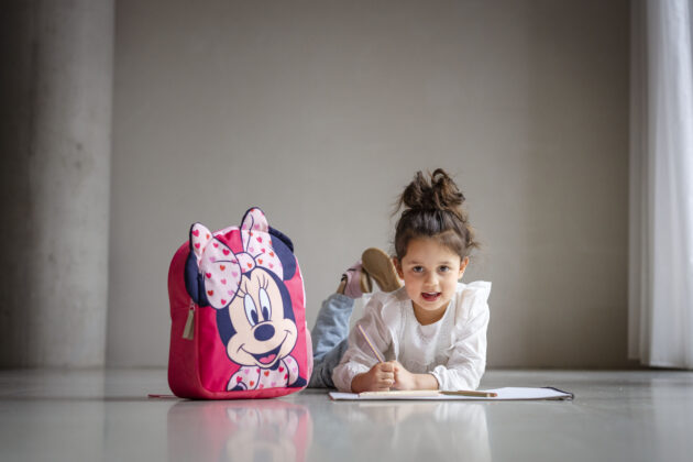 Rugzak met naam Minnie Mouse Fluffy Friends - Afbeelding 3